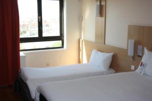 Hotels ibis Marseille Centre Gare Saint Charles : photos des chambres