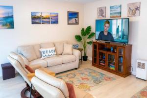 Peaceful Pool Steps to Beach XXL Patio