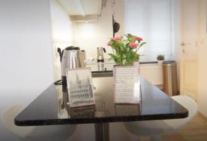 Central Brussel - steps Grand Place - local vibrant neighbourhood