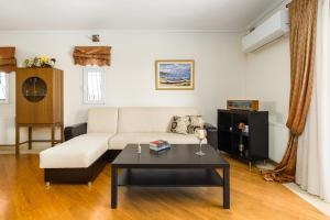 Mamas Horizon Villa by Booking Kottas