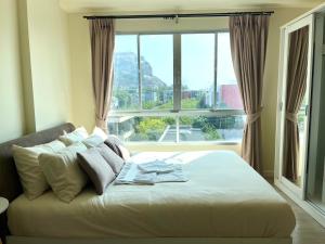 Luxury Condo Near Beach Pool & Gym View