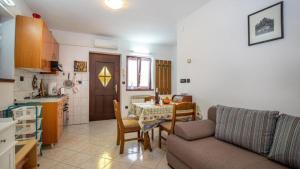 Apartment Biserka 2 by Villas Gudie