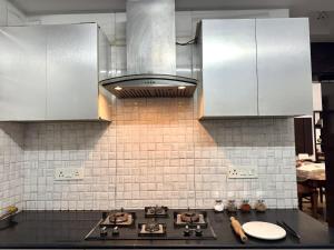 Nivera Stays 4BR Luxury Private Home near Airport, South Delhi