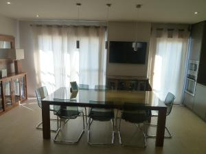 Modern 100 qm Apartment mit 50 qm Terrasse und Free WIFI