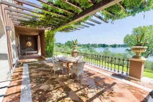Panoramic Villa Elda at the gates of Rome - 35 mins