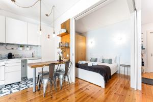 GuestReady - Central Porto retreat with balcony