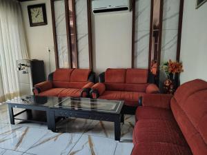 Peaceful Luxury 1BHK Pathankot with Wifi, Gardens, TV, AC, Geyser, Kitchen and More