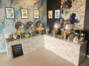Frolic Hotel Near Sec 52 Noida Metro Station