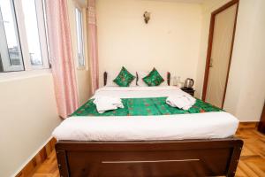 Muscatel Stays Karmaz Kanchenjunga View at Mall Road