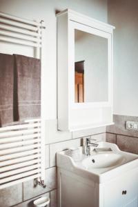 Valley and sea view - Relax between the village and olive trees