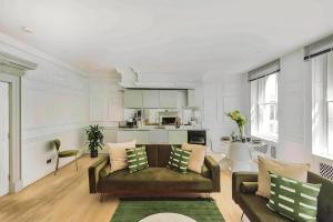 Welcome London - Stay at The Piazza!