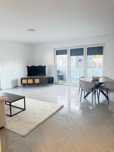 Neubau Apartment 4 Zimmer 111 Quadratmeter inklusive Küche Große Balkonterasse 2x Bad Auto Parkplatz Citynah Braunschweig