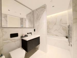 Whole 1 bed flat in Kensington