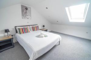 Stylish Swansea City Stay Brunswick Hub