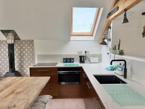 One bed Character Cottage with Parking and Garden