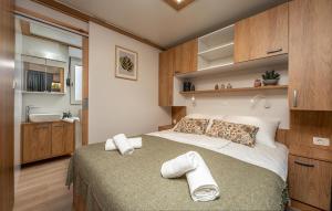 Beautiful Home In Privlaka