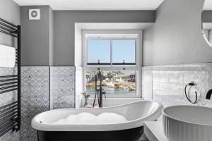 Vigilance Suite - Free Wi-Fi - Sea View