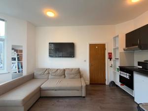 Studio Next to Golders Green Station