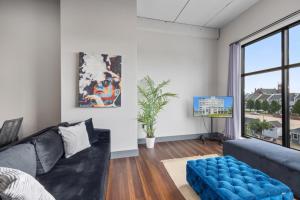 Luxury Apartment W City Views - Leonard Building