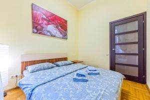 Апартаменти 3-кімнатні в центрі, метро Театральна