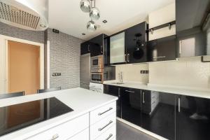 Bilbao Volantin II with jacuzzi by Aston Rentals