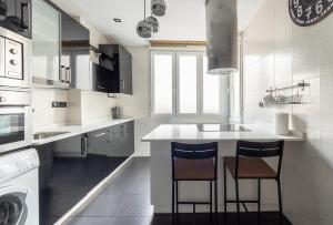 Bilbao Volantin II with jacuzzi by Aston Rentals