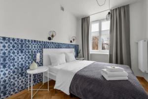 Old Town Eclectic Apartment for 6 people by BookingHost
