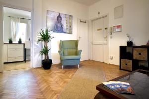 OPERASTREET CITY CENTER Apartment "Bangkok" in Vienna