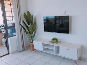 Ocean Rise - 2 Adults & 1 Infant Under 2 - Umdloti