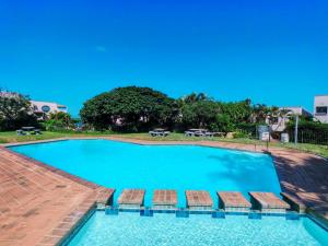 Ocean Rise - 2 Adults & 1 Infant Under 2 - Umdloti
