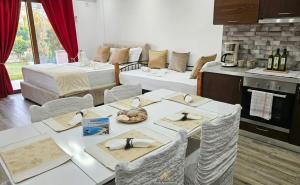 J&M Vlore Sea View Villa