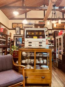 一棟貸し温古知新 古道具屋が営む一軒家