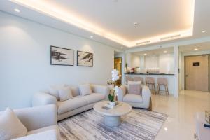 High-Floor 2BR with Skyline, Sea & Burj Khalifa View