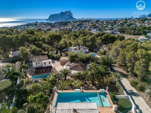 ROMERO - Managed by Almarina Villas