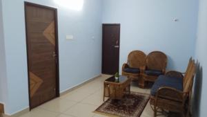 Urban White Villa Homestay