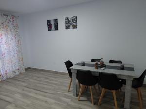 CHALET AMPLIO y LUMINOSO CON PATIO