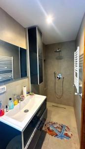 Appartement sur 2 niveaux situé au rez-de-chaussée