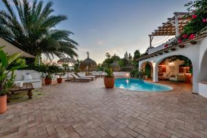 Ancora - By Almarina Villas