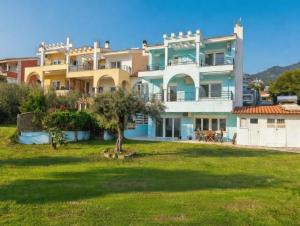 Azzuro View Villa beach front villa in Paleo Tsifliki