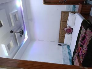 Hotel Shri Girraj Dham Vrindavan