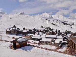 Charmant apt 6 pers rénové, ski aux pieds, balcon - Animaux admis - FR-1-181-2057
