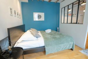 Grand studio loft bien equipe a Paris 15 - 2P