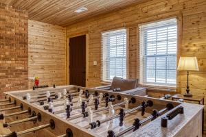 Peaceful Cabin - Secluded, Between Gatlinburg & Pigeon Forge