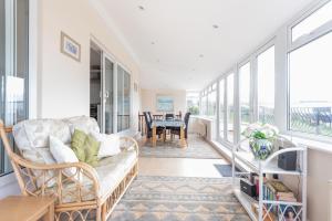 Brookfield lovely sea views of Mawgan Porth beach