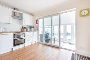 Brookfield lovely sea views of Mawgan Porth beach