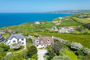 Lower Garrick Port Isaac sea views over the Bay