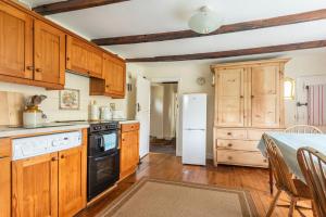 Mill House Foweyin a creekside hamlet