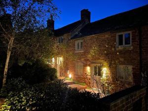 Two Rose Walk Cottage Cotswolds