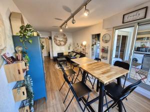 Plage à proximité, 6 couchages, tout à pied tout confort, WIFI, jardin