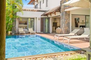 Exclusive Private Villa - Steps from the Beach